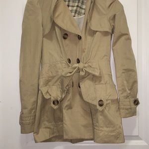 Cream Trench Crown